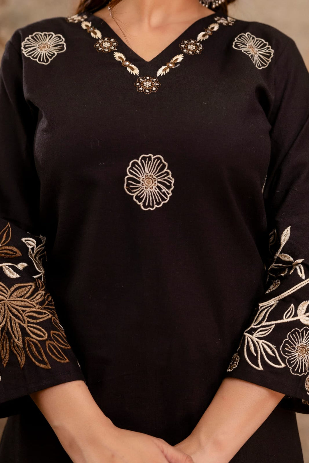 Samiha Carbon Embroidery kurta pant set