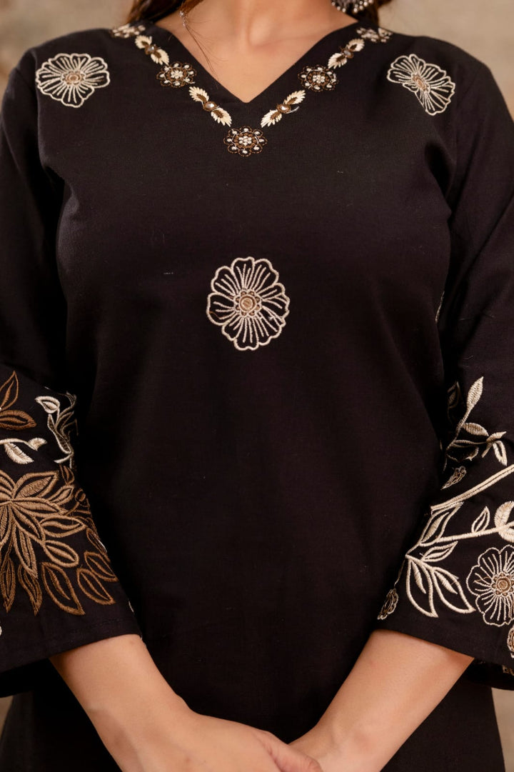 Samiha Carbon Embroidery kurta pant set