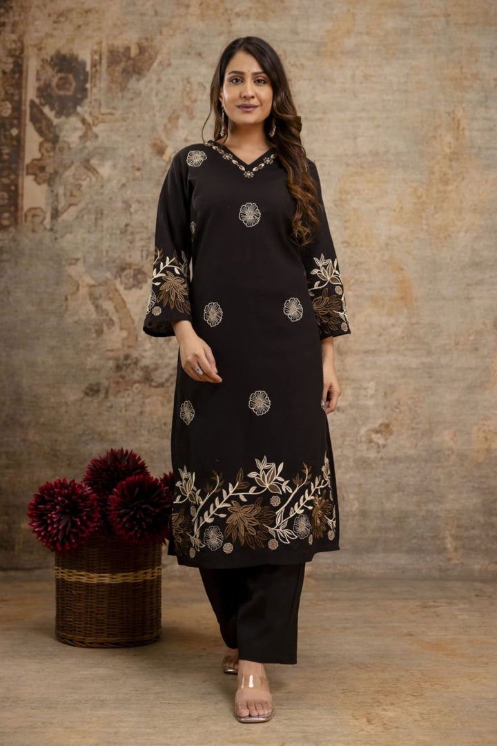 Samiha Carbon Embroidery kurta pant set