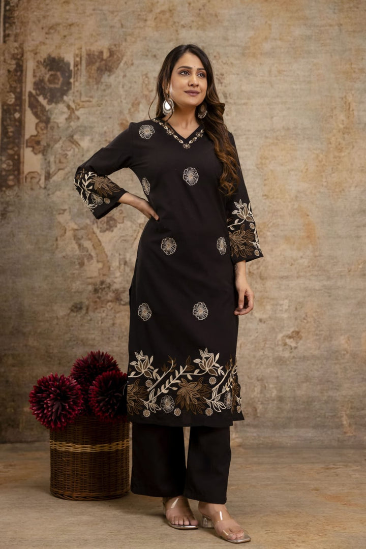 Samiha Carbon Embroidery kurta pant set