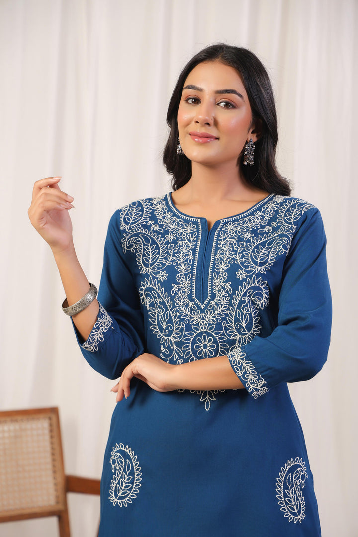 Cyra Hibis Embrodiery Top
