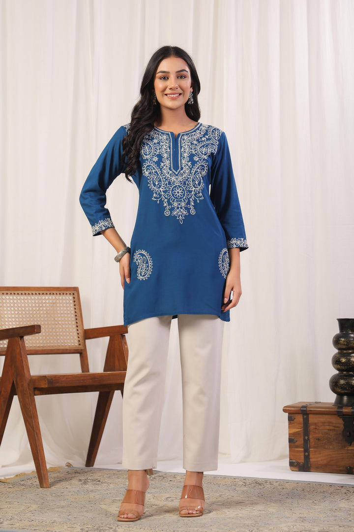 Cyra Hibis Embrodiery Top