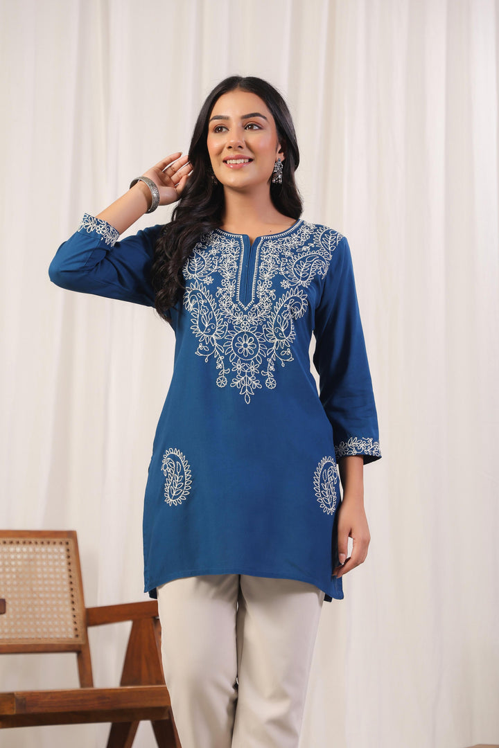Cyra Hibis Embrodiery Top