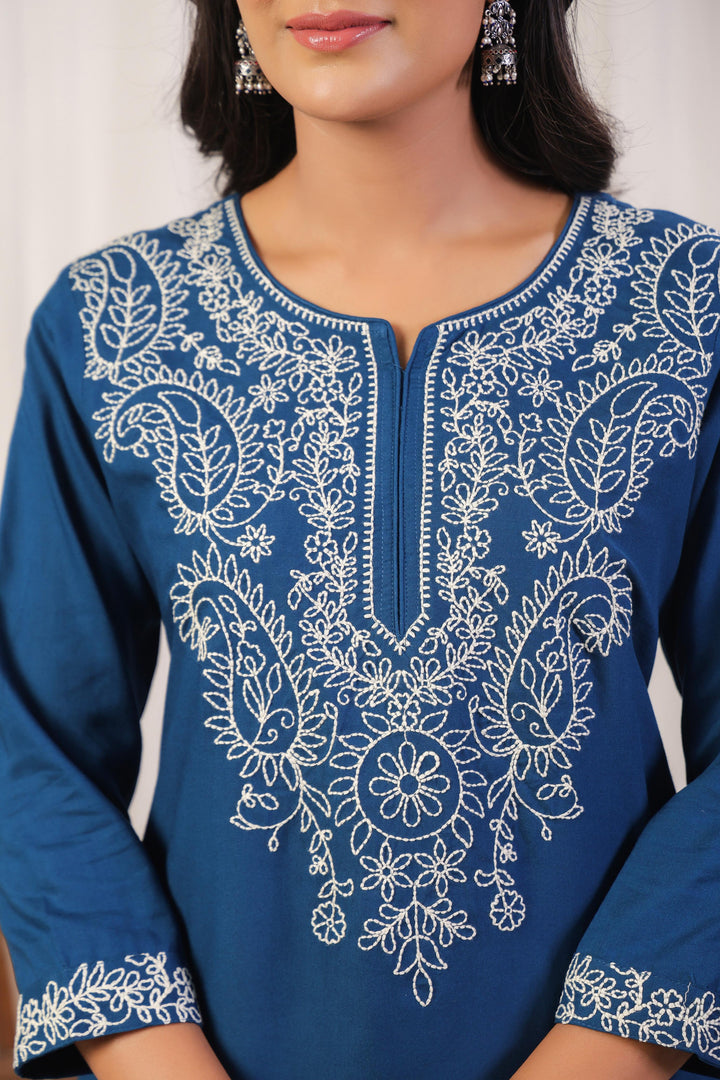 Cyra Hibis Embrodiery Top