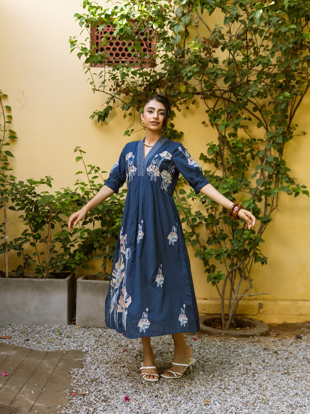 Viva trypan embroidery cotton dress