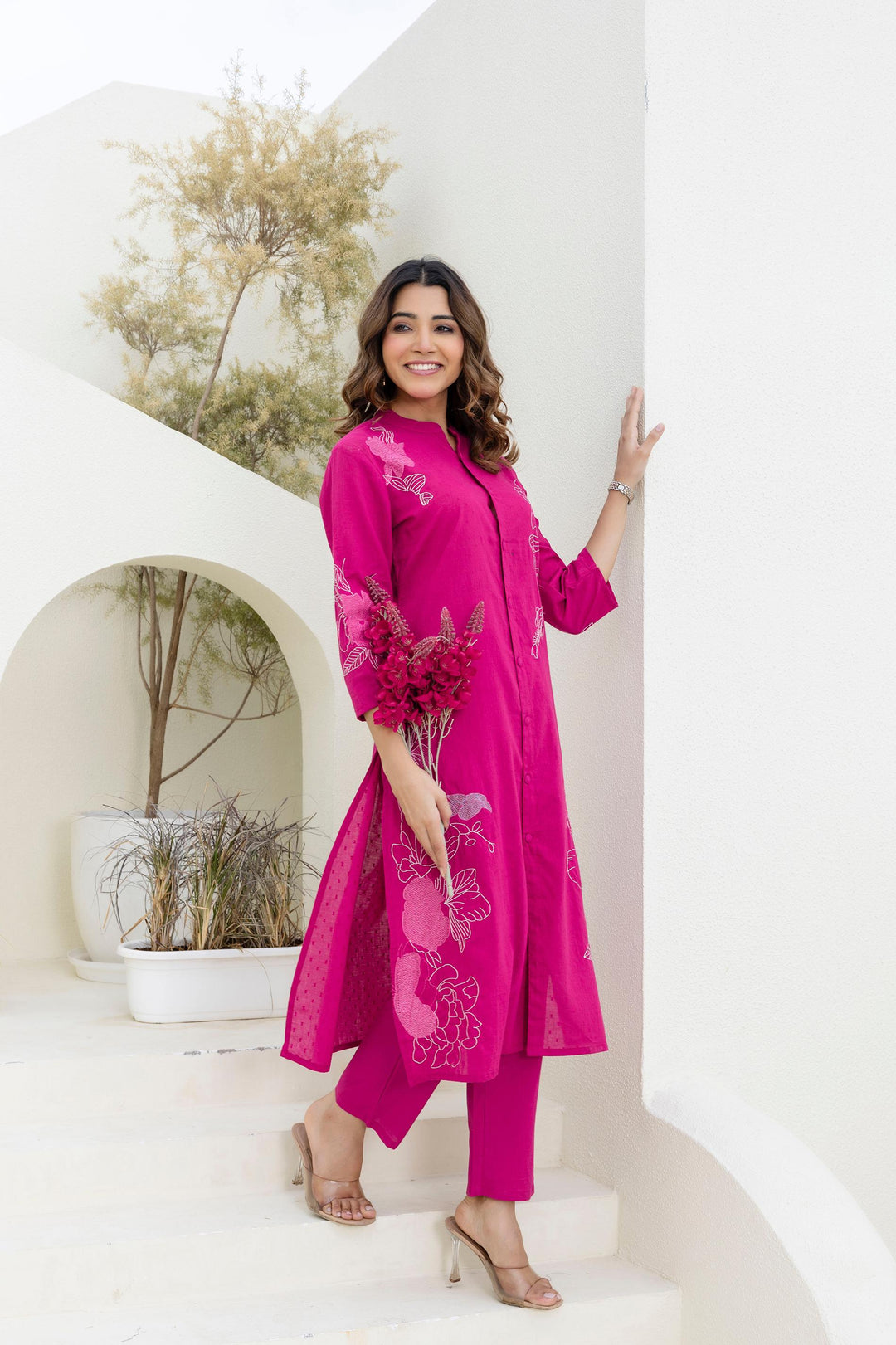 Mokabara Rosy embroidery cotton kurta pant set