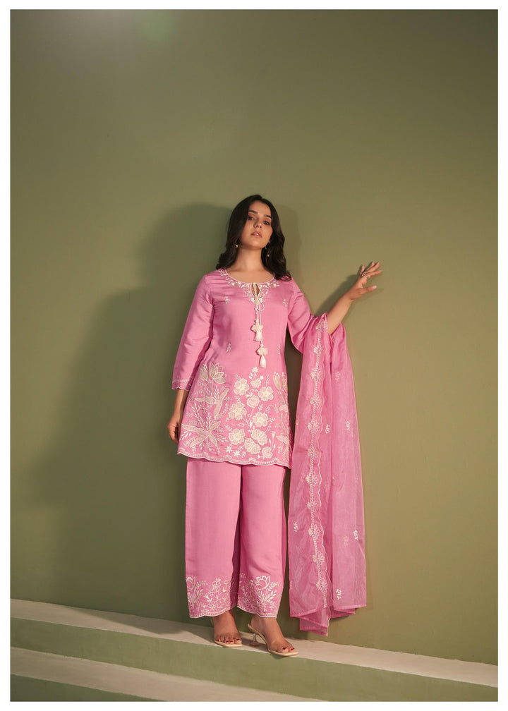 Ira Punch Embroidery Suit set