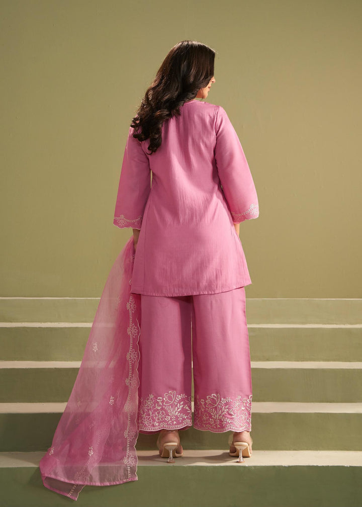 Ira Punch Embroidery Suit set