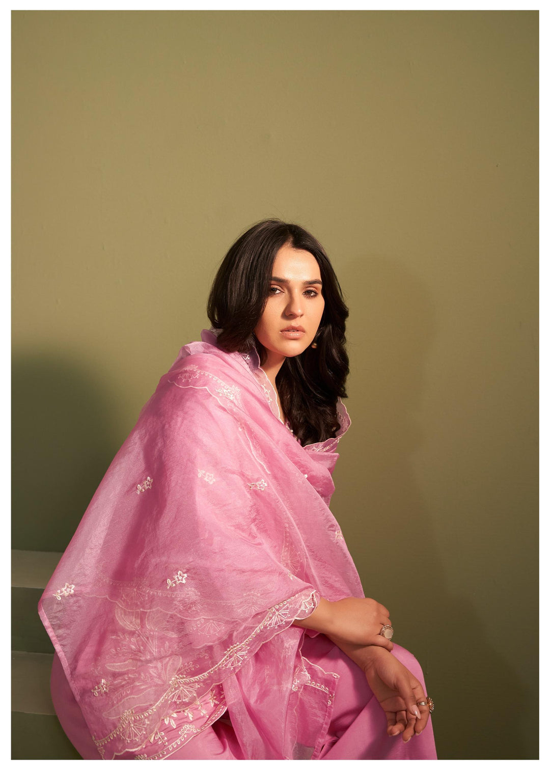 Ira Punch Embroidery Suit set