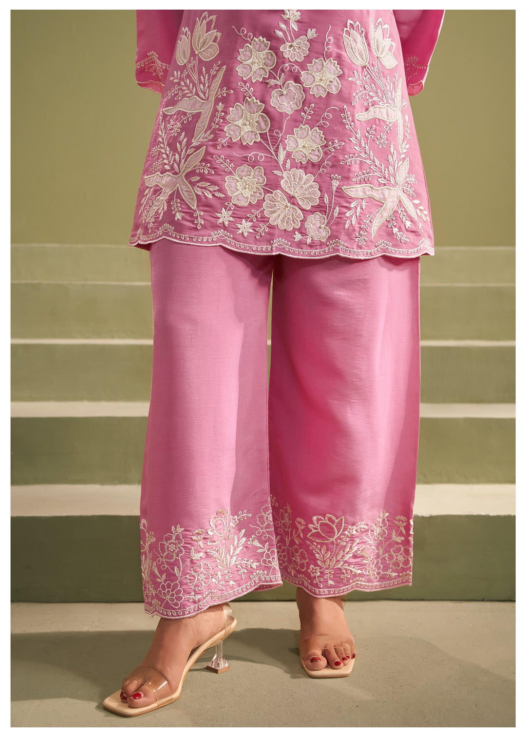 Ira Punch Embroidery Suit set