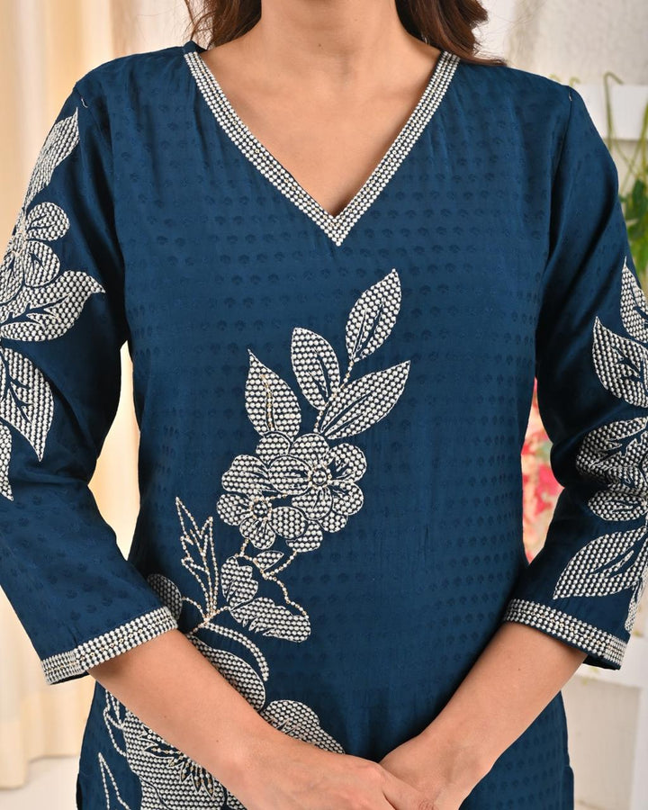 Sarvari Lapis Embroidered Kurti