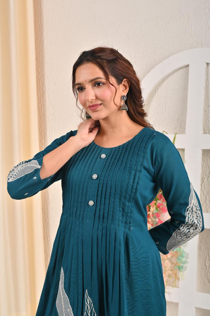 Sarvari Teal Emroidered Kurta Pant Set