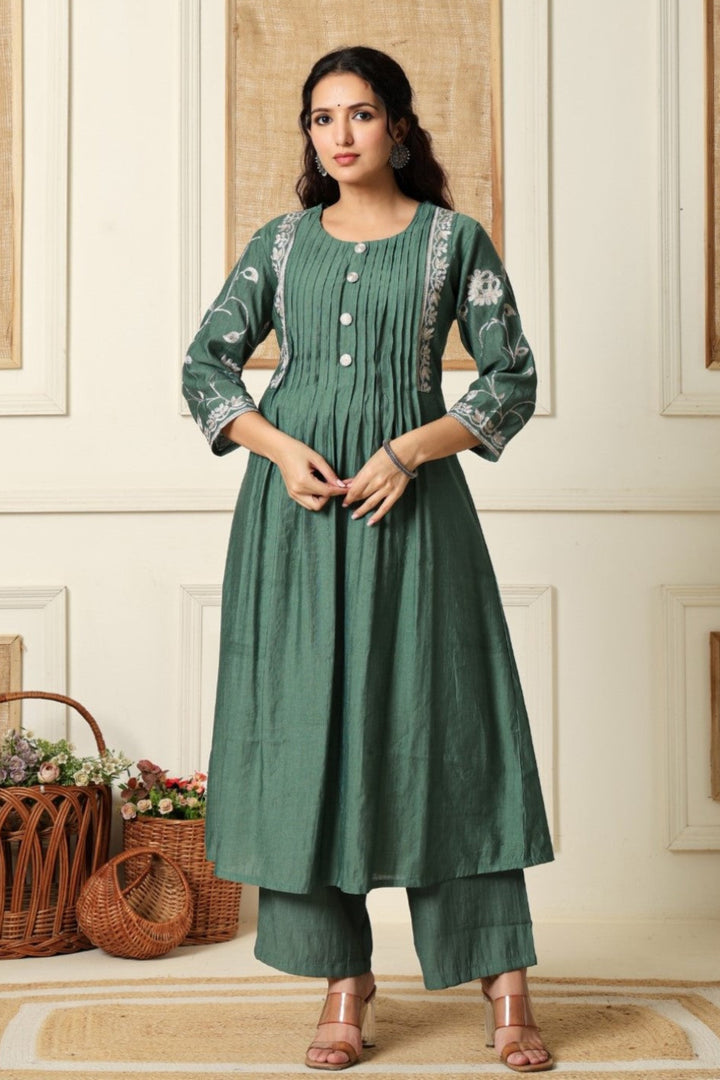 Sumaiya Fern Embroidery Kurta Pant Set