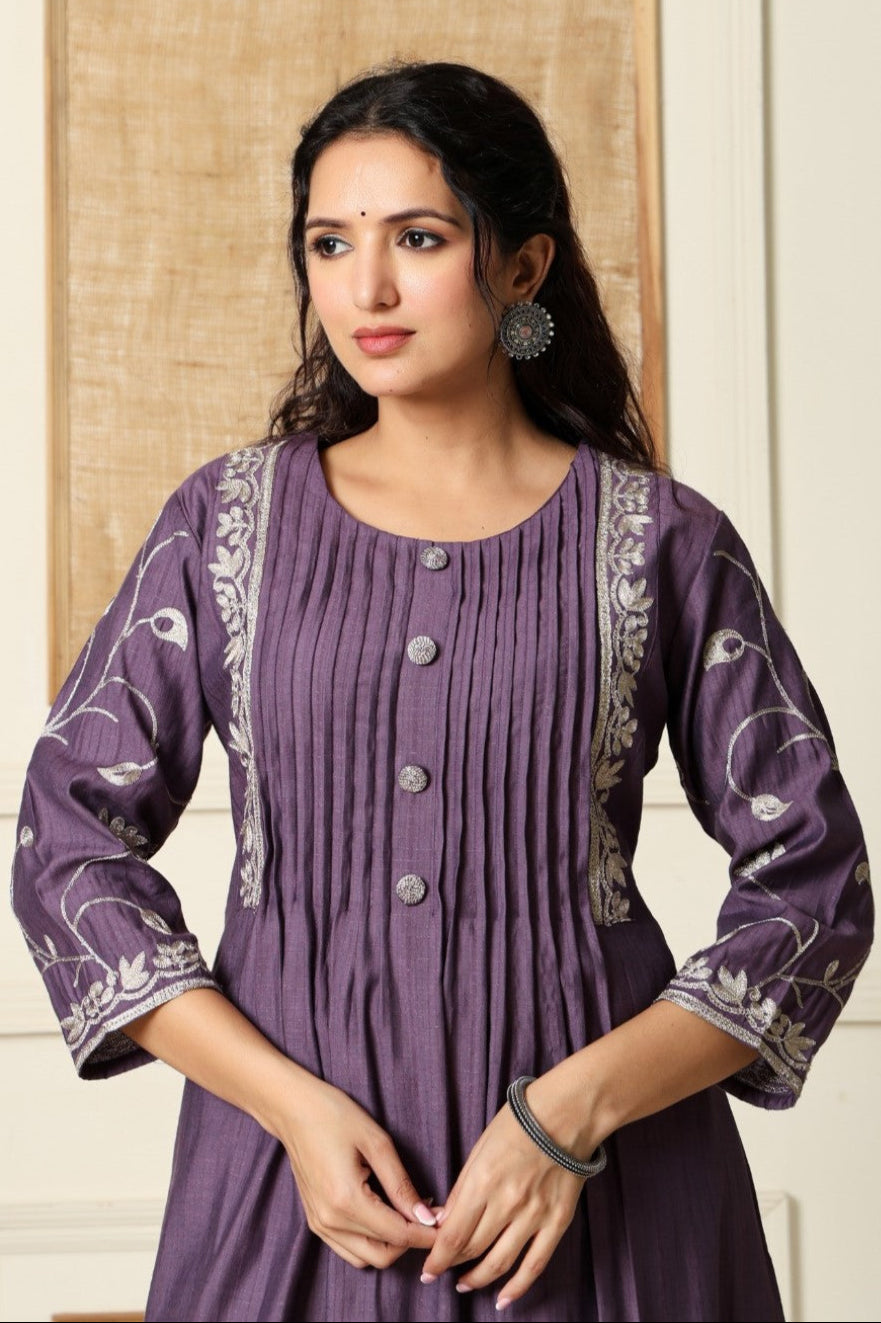 Sumaiya Orchid Embroidery Kurta Pant Set