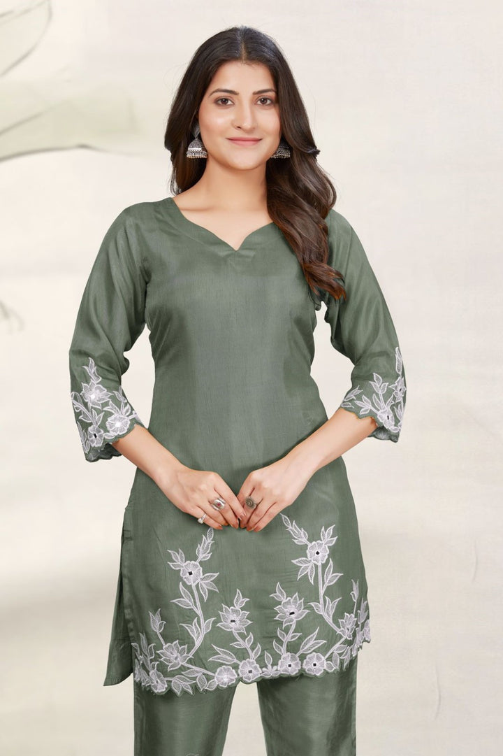 Divya kelly embroidery co-ord set