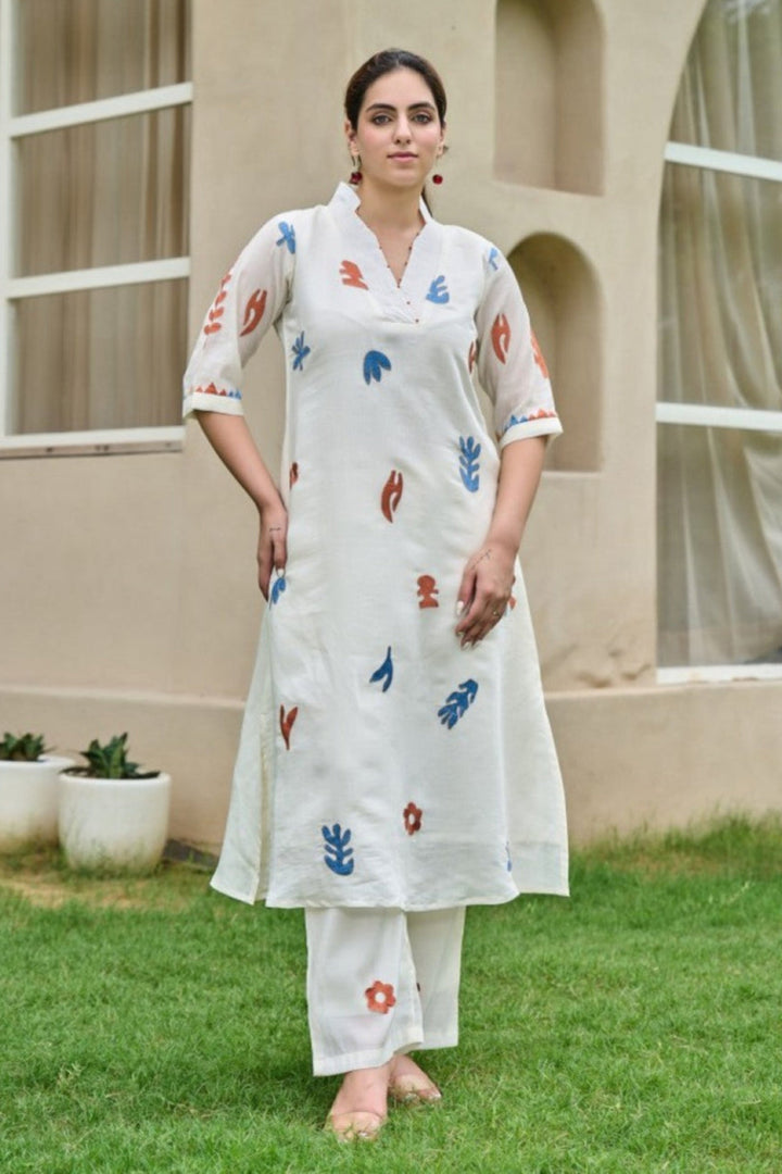 Akira Swan embroidery cotton kurta pant set