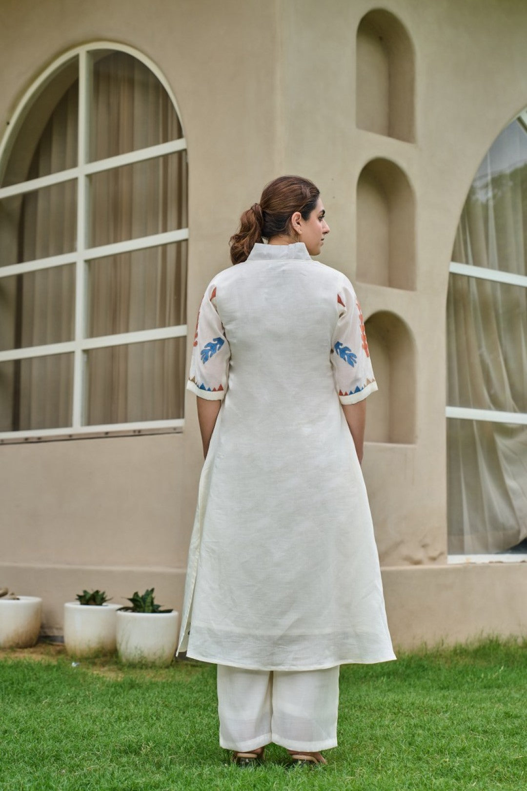 Akira Swan embroidery cotton kurta pant set