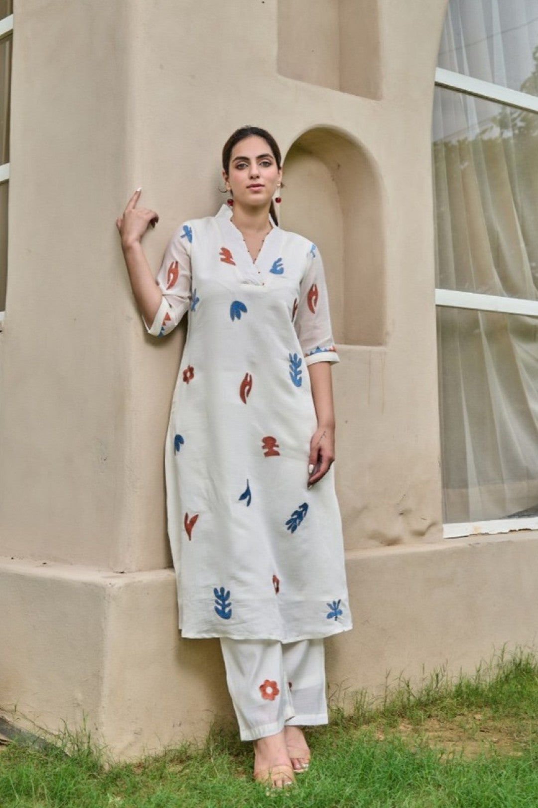 Akira Swan embroidery cotton kurta pant set
