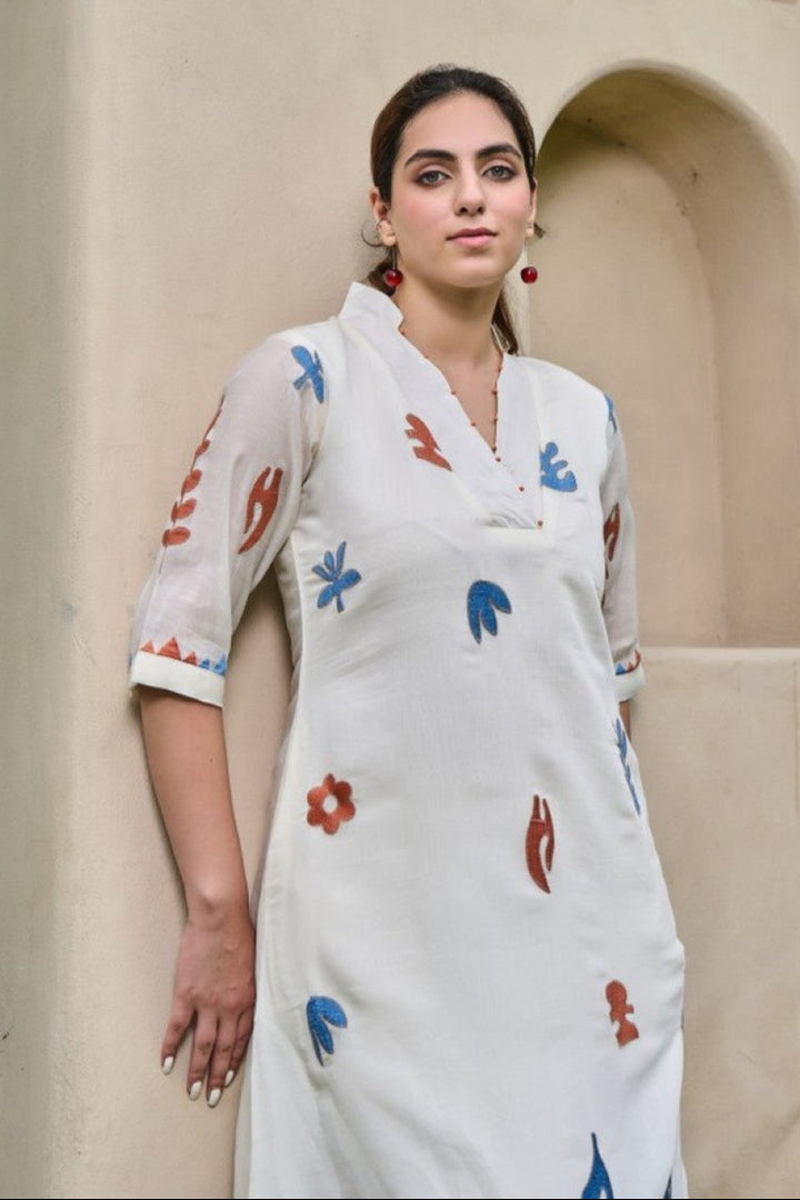 Akira Swan embroidery cotton kurta pant set