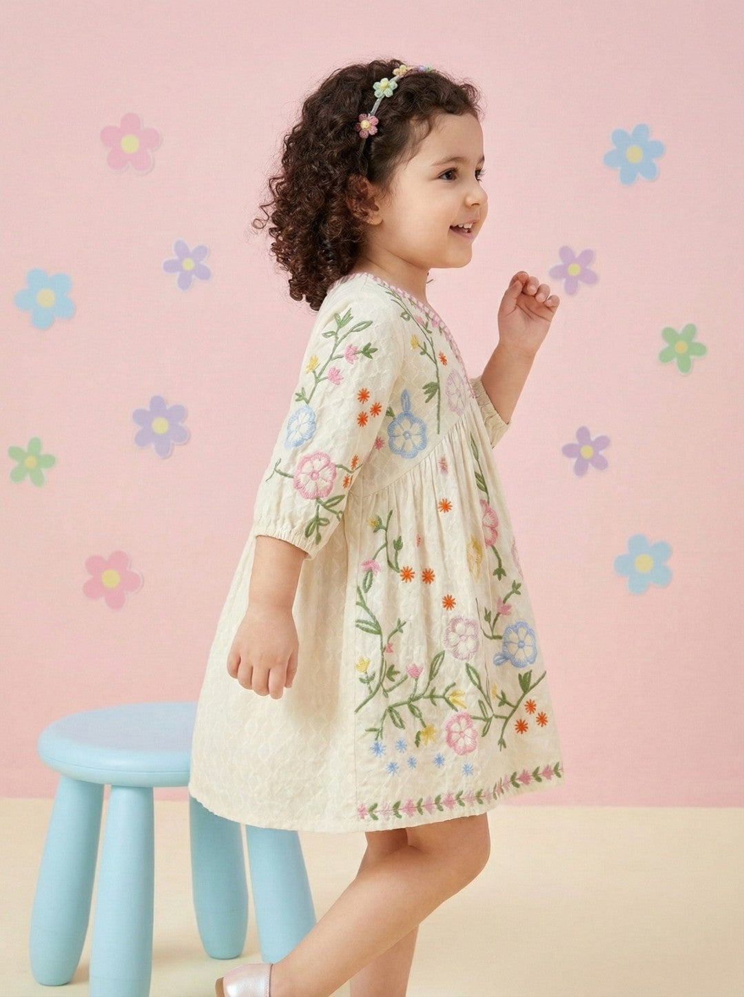 Joy daisy embroidery cotton dress