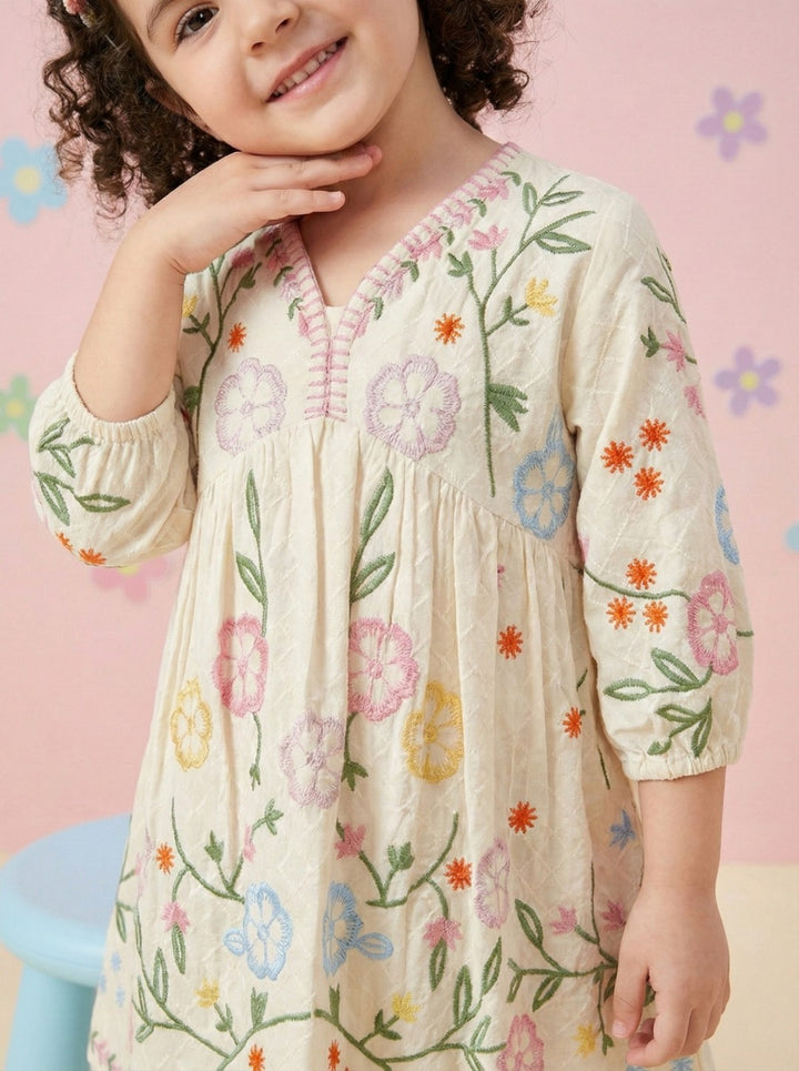 Joy daisy embroidery cotton dress