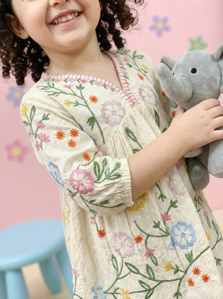 Joy daisy embroidery cotton dress