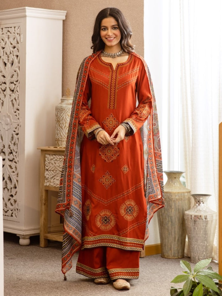 Karen cadmium embroidery cotton suit set