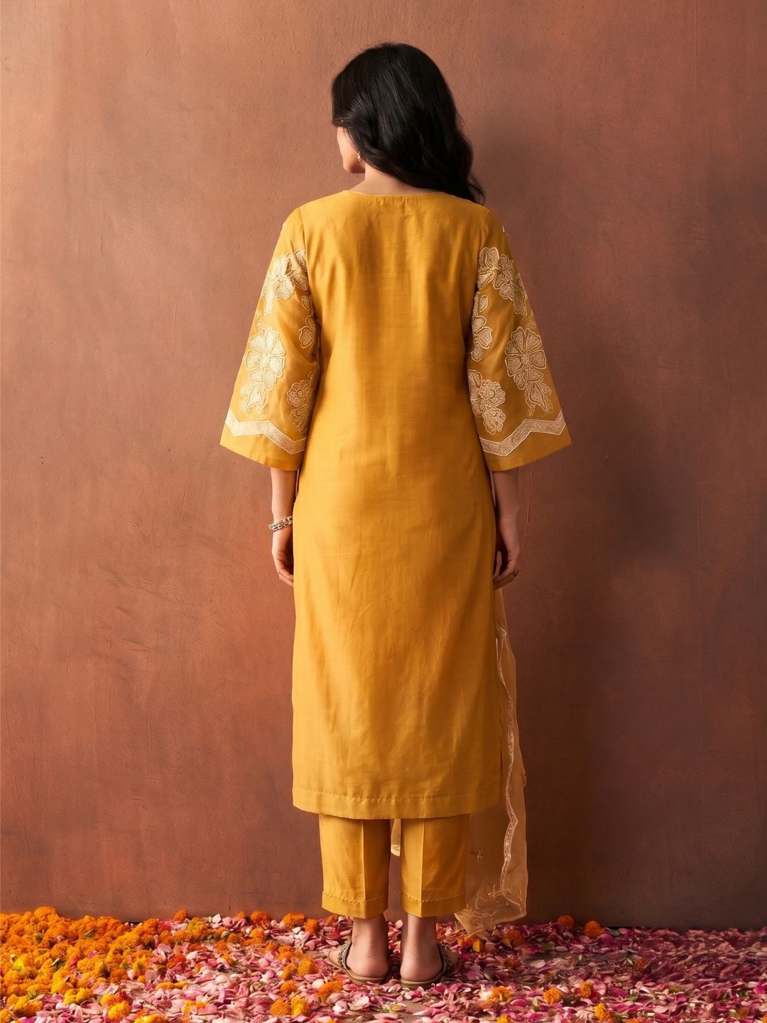 BUSHRA AMBER Lawn FULL WORK SUIT SET
