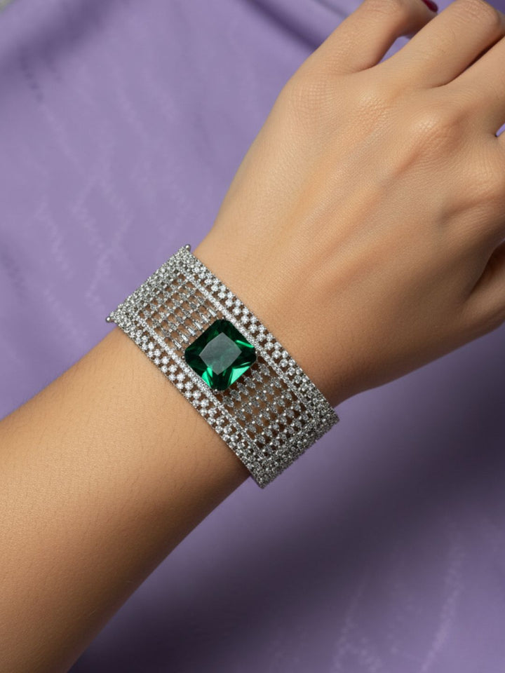 ANTAARA DELICATE DIAMOND BRACELET