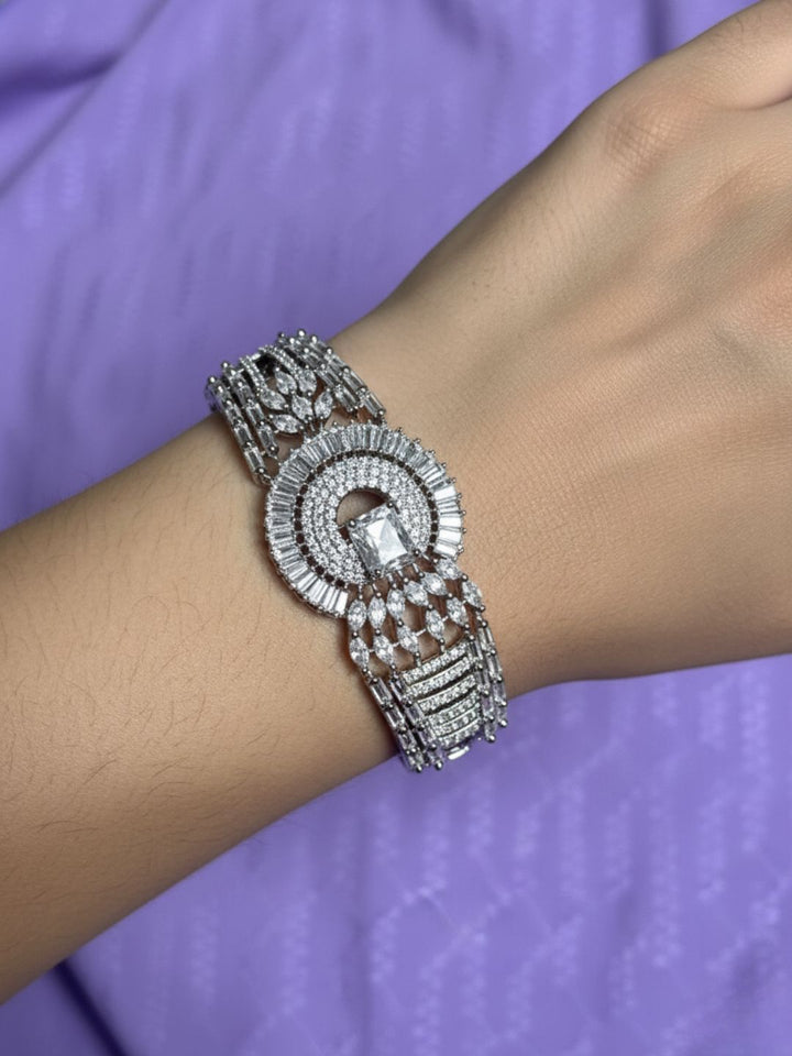 ANTAARA DELICATE DIAMOND BRACELET