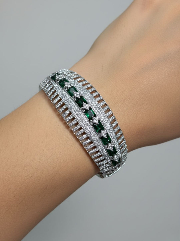 ANTAARA DELICATE DIAMOND BRACELET
