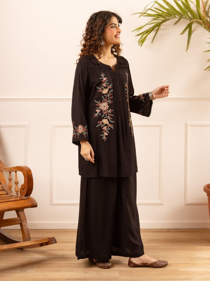 Karen soot embroidery cotton co-ord set