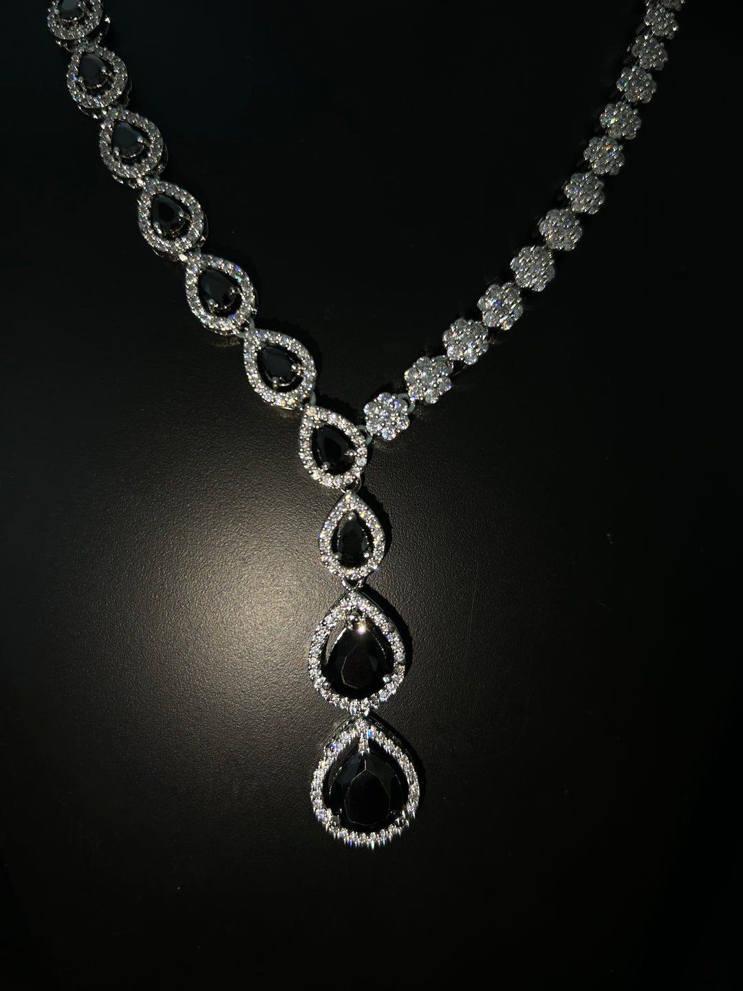 Antaara Diamond Necklace with Earings