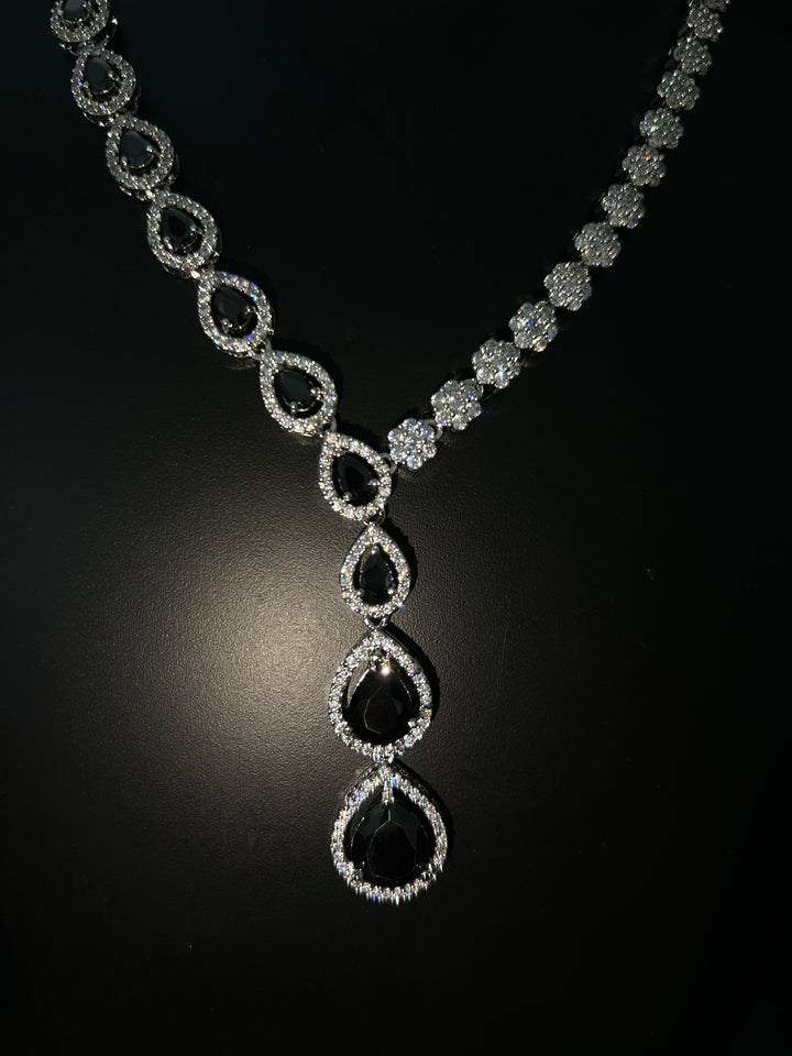 Antaara Diamond Necklace with Earings