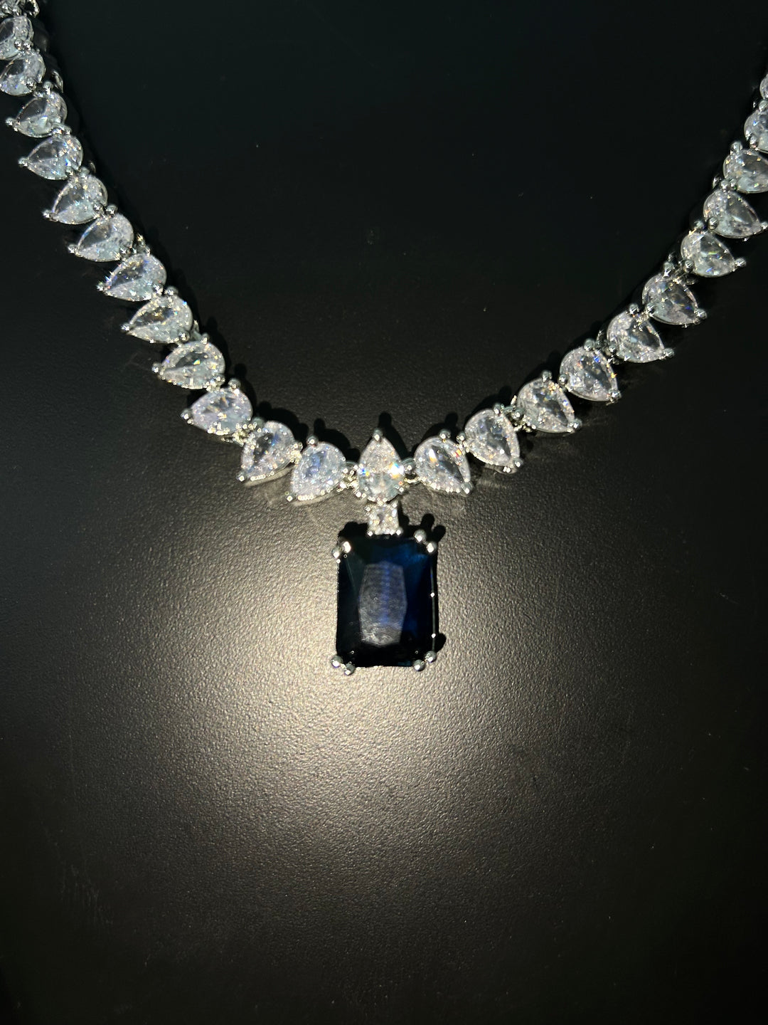 Antaara Diamond Necklace with Earings