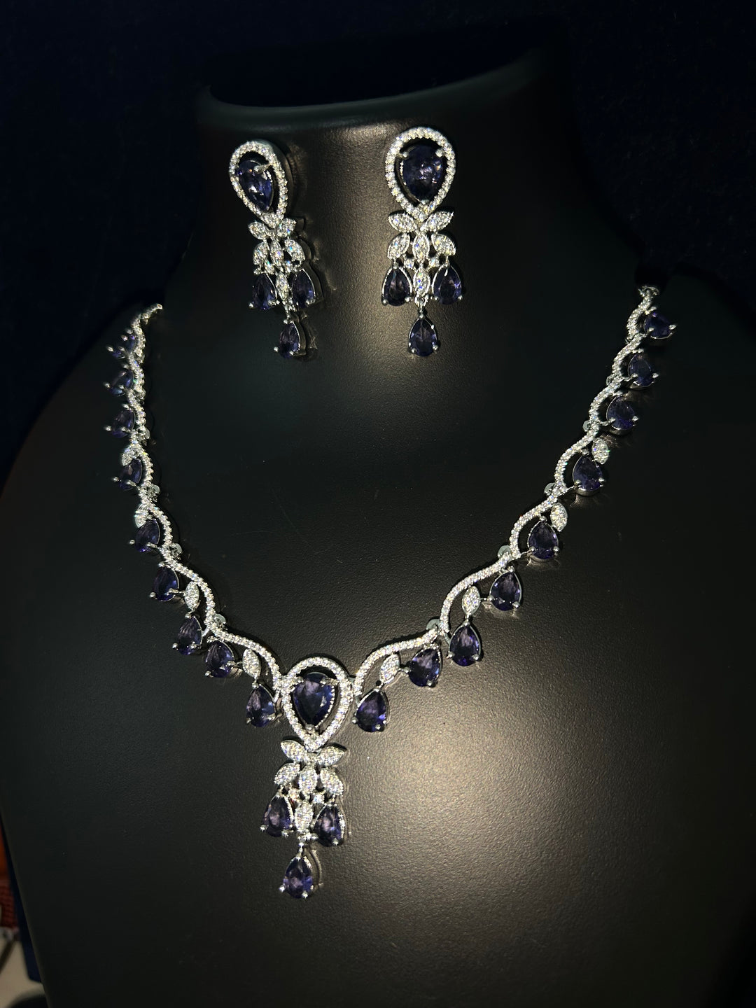 Antaara Diamond Necklace with Earings
