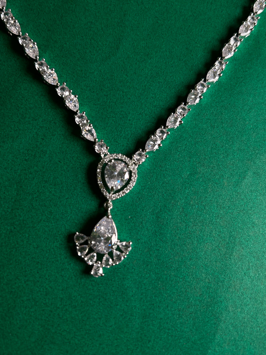 Antaara Diamond Necklace with Earings set