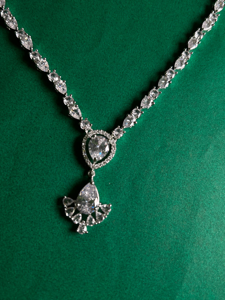 Antaara Diamond Necklace with Earings set