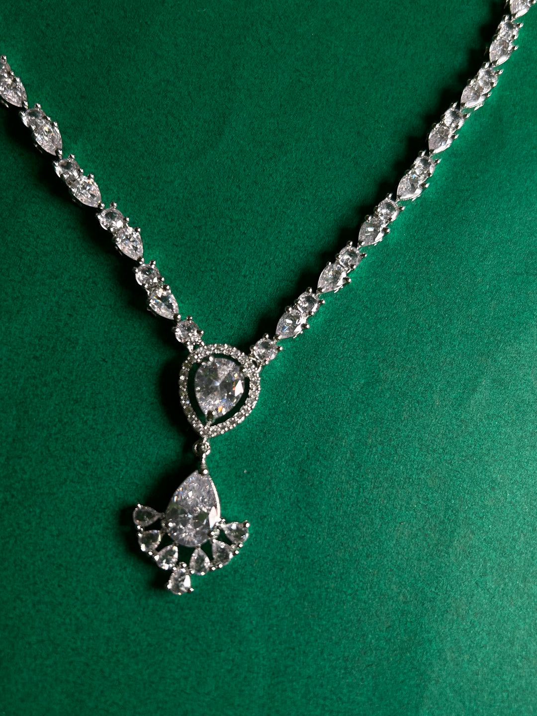 Antaara Diamond Necklace with Earings set