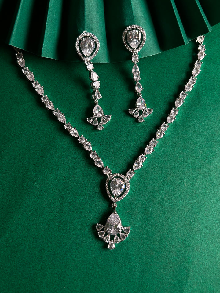 Antaara Diamond Necklace with Earings set