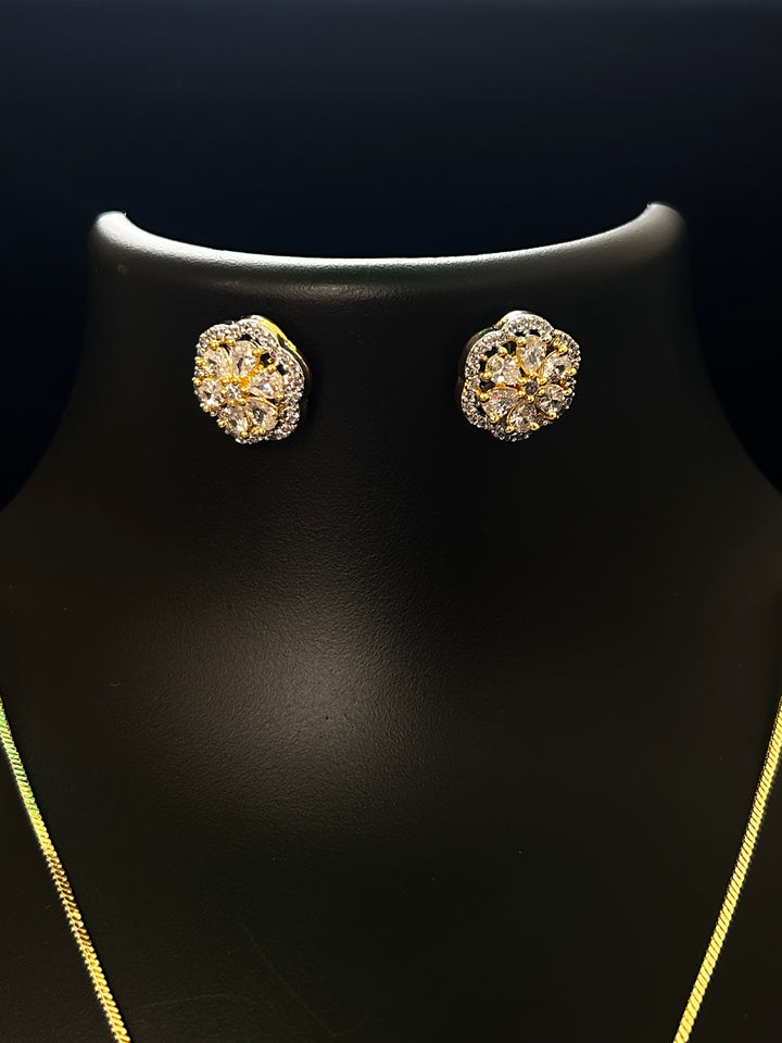 Antaara diaomond earing & pendant stud