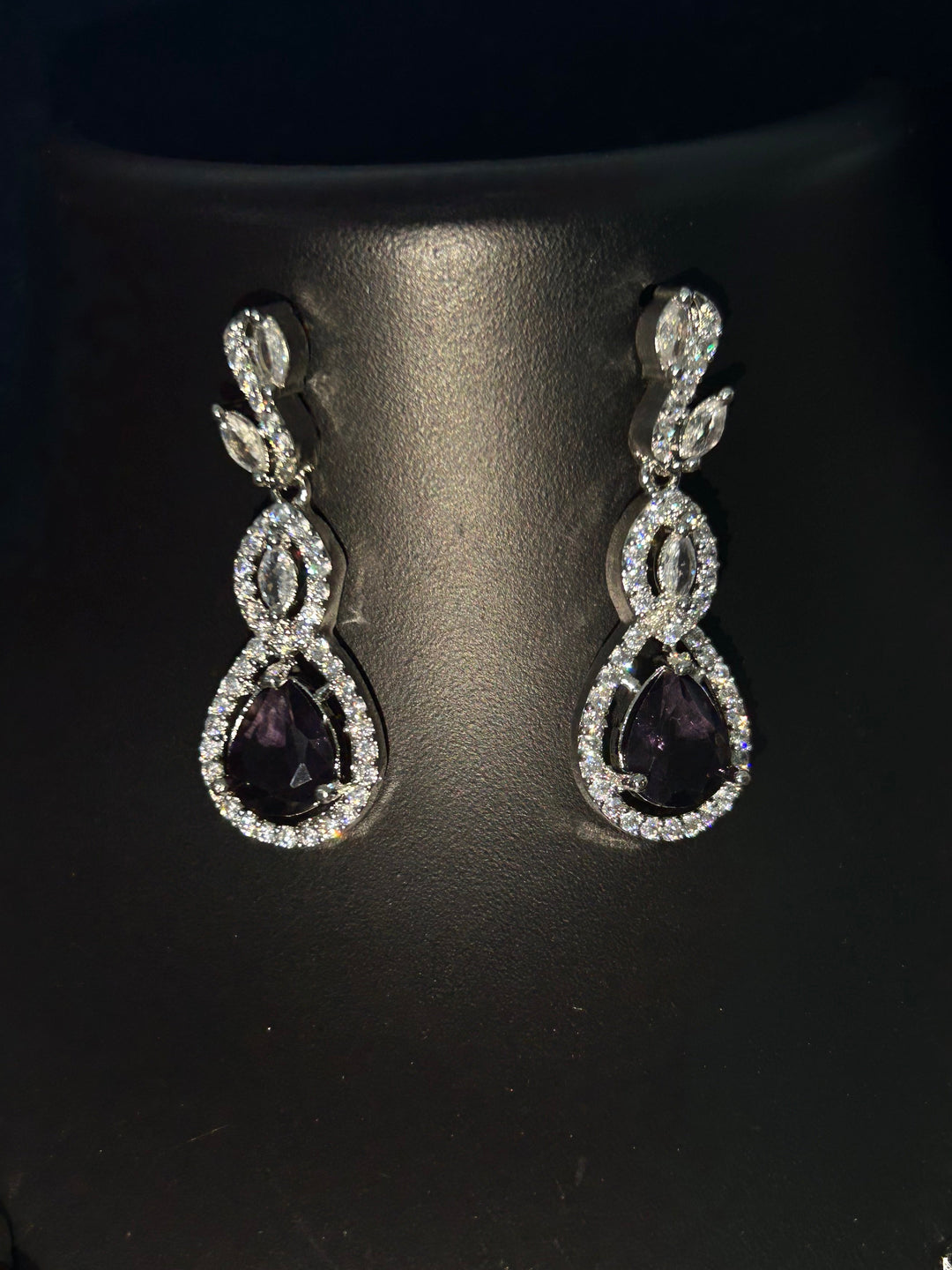Antaara Diamond Necklace with Earings