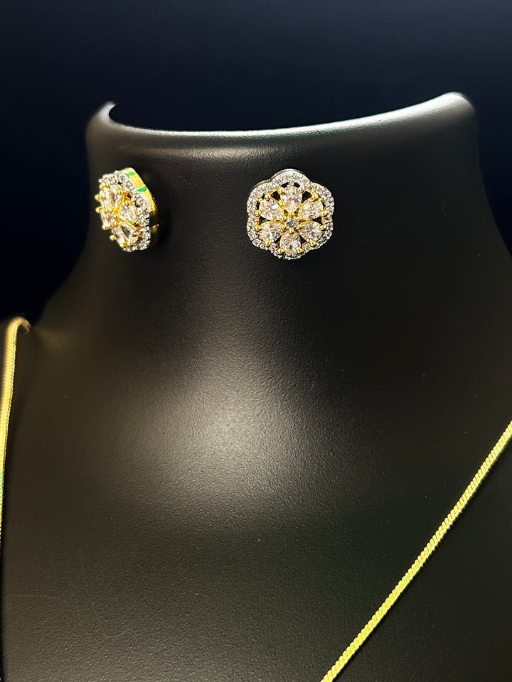 Antaara diaomond earing & pendant stud