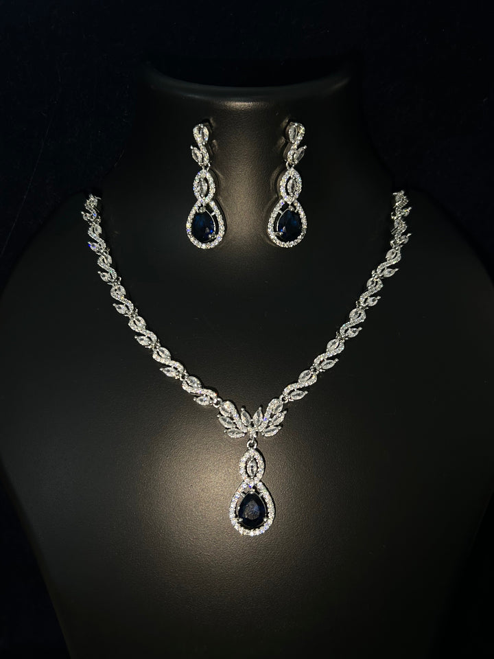Antaara Diamond Necklace with Earings