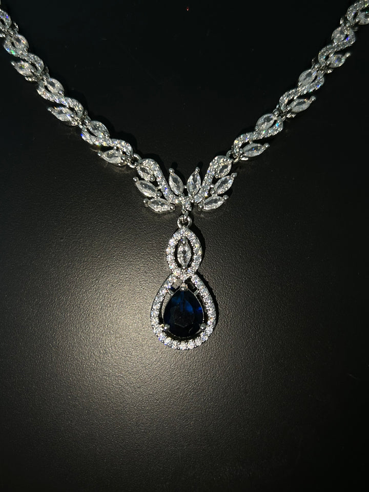 Antaara Diamond Necklace with Earings
