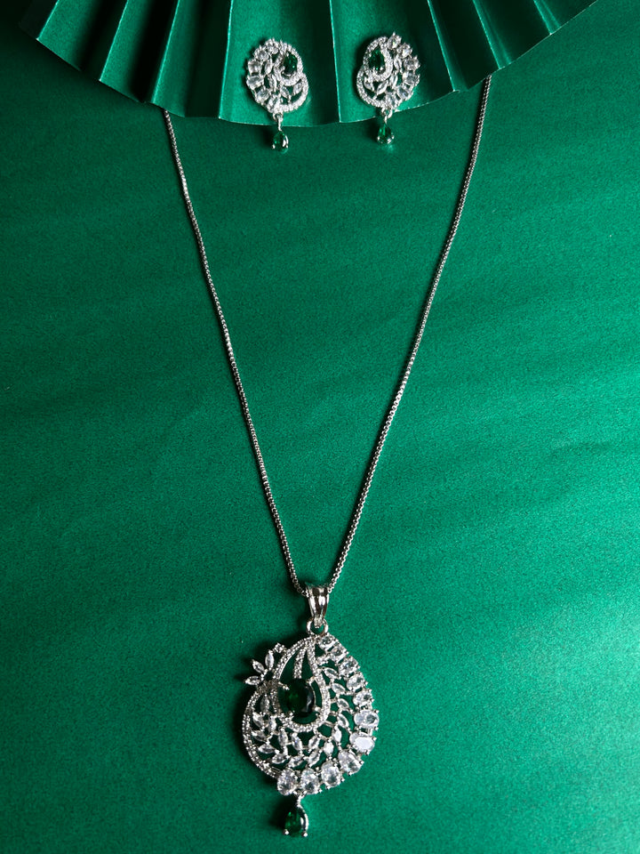 Savana Diamond Earing & Pendant Set