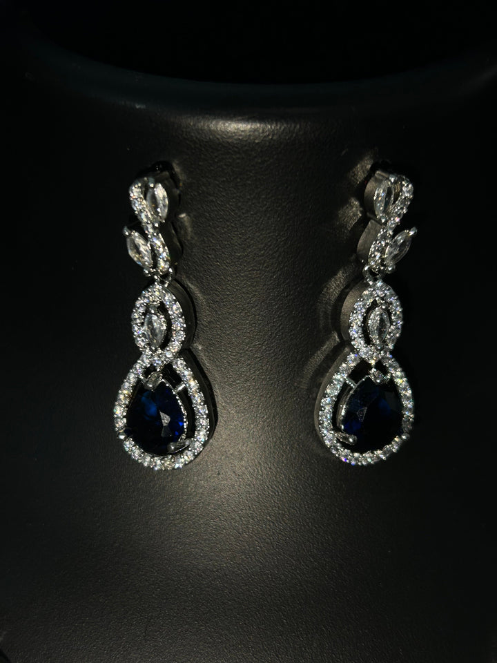 Antaara Diamond Necklace with Earings