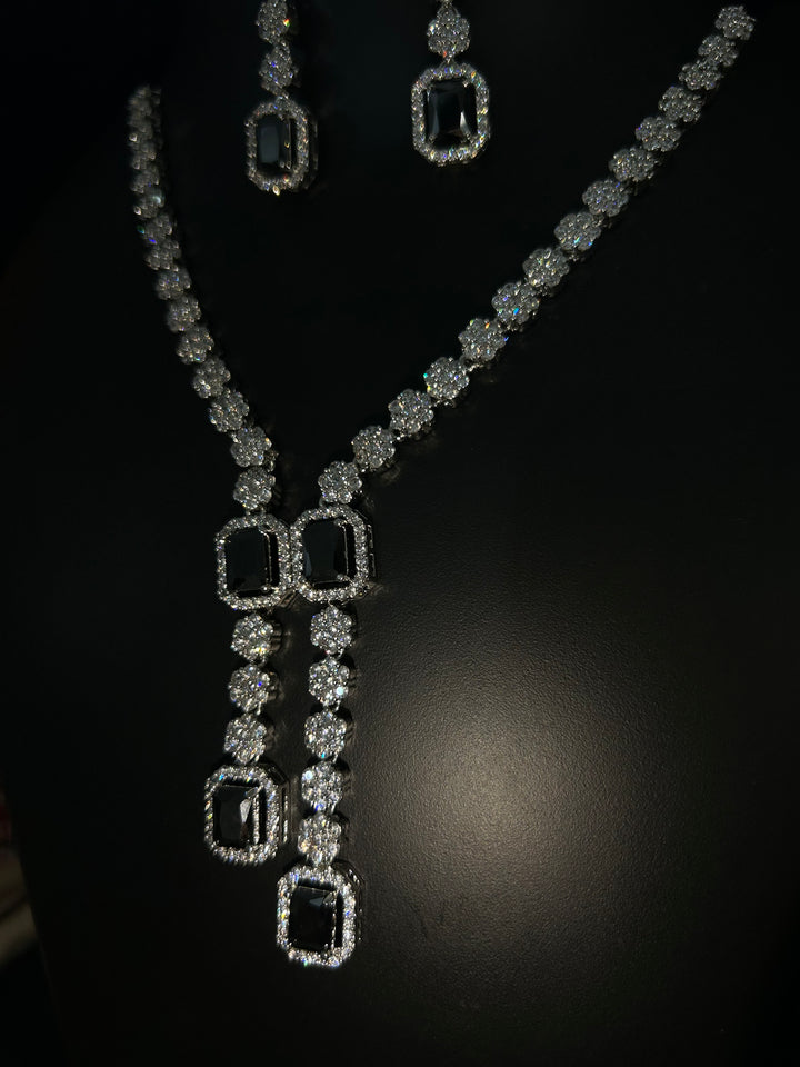 Antaara Diamond Necklace with Earings