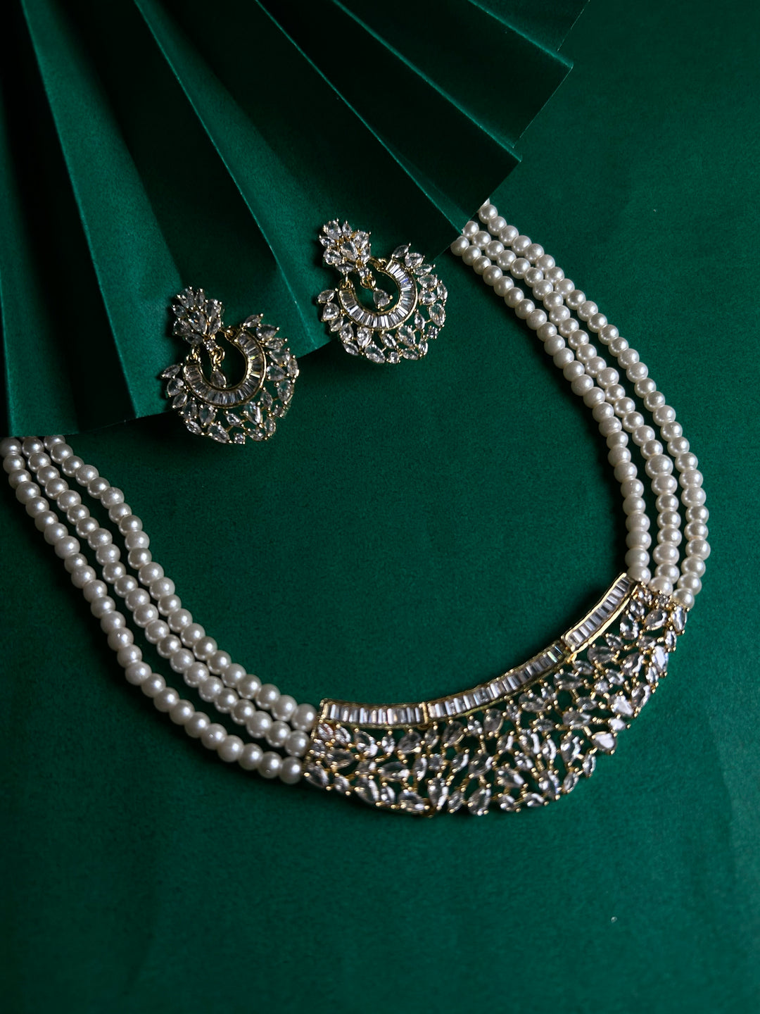 Antaara Diamond & pearl Necklace Earing Set