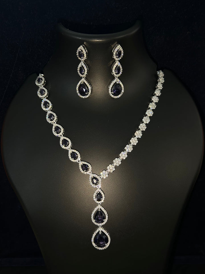 Antaara Diamond Necklace with Earings
